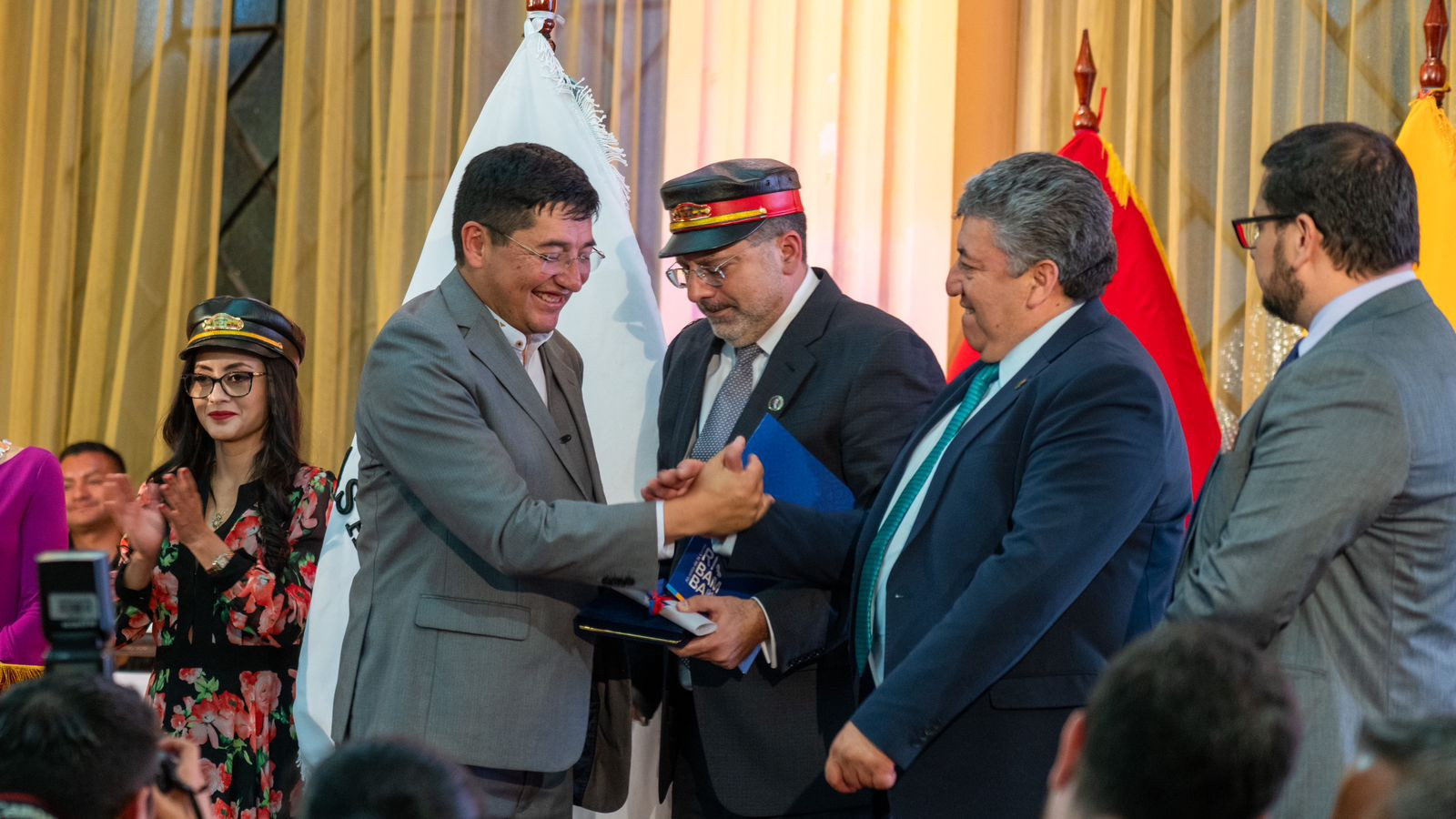 7227872b d8c8 42aa 9246 b03e02fcd16a