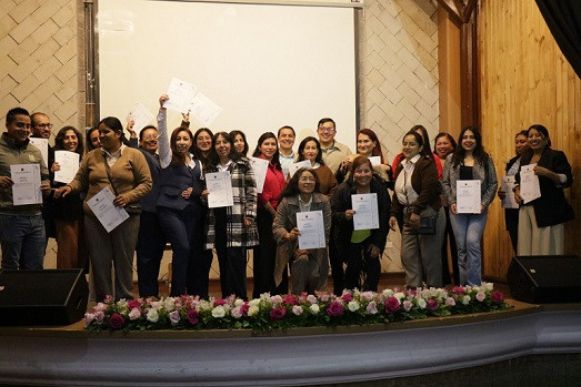 Casa del bienestar certifica a 40 participantes en competencias digitales 
