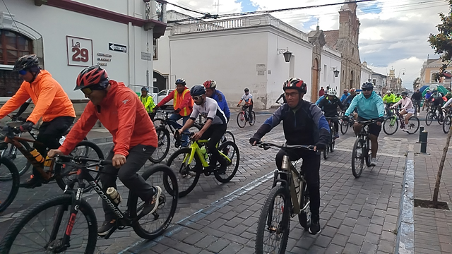 Séptima edición del ciclo paseo “Riobamba actual a Riobamba antiguo” unió deporte, historia y fe en Chimborazo
