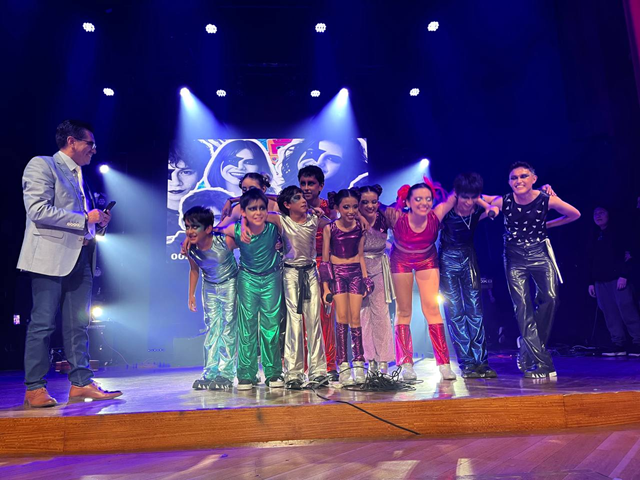 La música estudiantil encendió el Teatro León en la gran final del Concurso de Estudiantinas