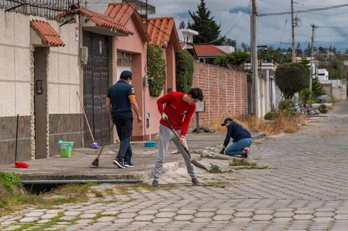 Se reactiva las mingas barriales con jornada de limpieza en las Abras
