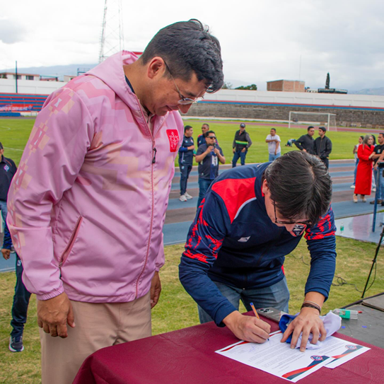 Riobamba fortalece el deporte con respaldo al Centro Deportivo Olmedo
